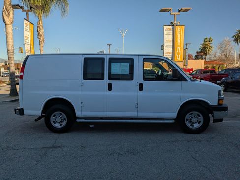 Used 2024 Chevrolet Express 2500 w/ Driver Convenience Package image 4