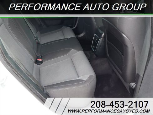 Used 2018 Dodge Charger R/T w/ Blacktop Package image 11