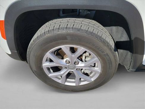 Used 2022 Jeep Grand Cherokee Limited AWD/4WD image 9