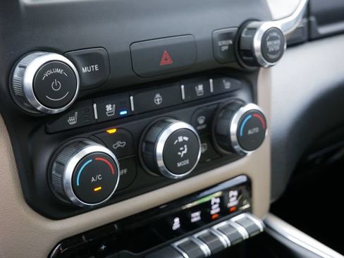Used 2022 RAM 1500 Laramie AWD/4WD image 22