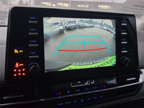 Certified 2023 Toyota Sienna LE image 35