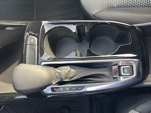 Used 2025 Chevrolet Trax LT w/ Driver Confidence Package image 26