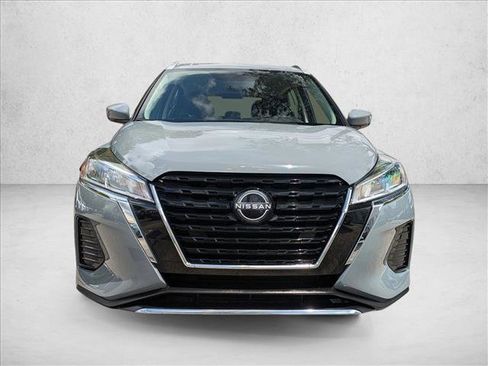 Used 2022 Nissan Kicks SV FWD image 2