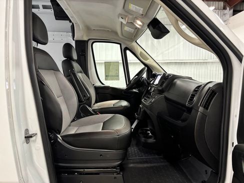 Used 2025 RAM ProMaster 2500 w/ Convenience Group FWD image 22