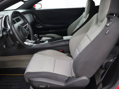 Used 2011 Chevrolet Camaro SS RWD image 7