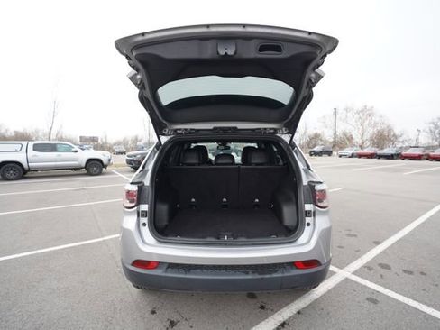 Used 2024 Jeep Compass Limited image 17