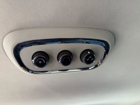 Used 2019 Dodge Durango SXT image 31