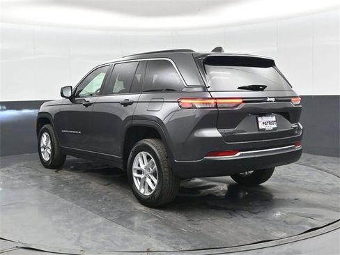 New 2025 Jeep Grand Cherokee Laredo image 6