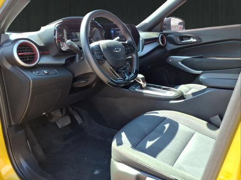 Used 2024 Chevrolet Trax RS w/ Driver Confidence Package FWD image 25