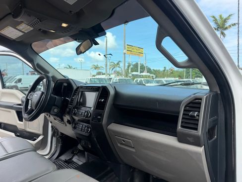 Used 2022 Ford F250 XL w/ Power Equipment Group image 19