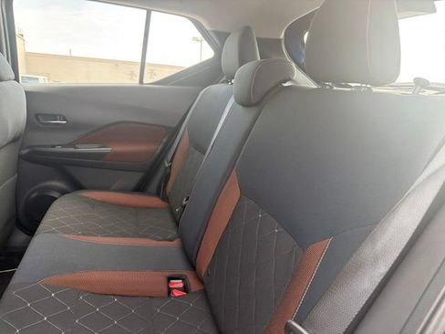 Used 2018 Nissan Kicks SR FWD image 16