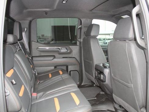 Used 2024 GMC Sierra 1500 AT4 w/ Technology Package image 19