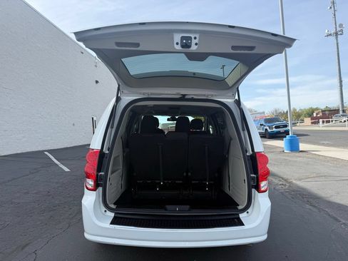 Used 2018 Dodge Grand Caravan SE w/ UConnect Hands-Free Group FWD image 27