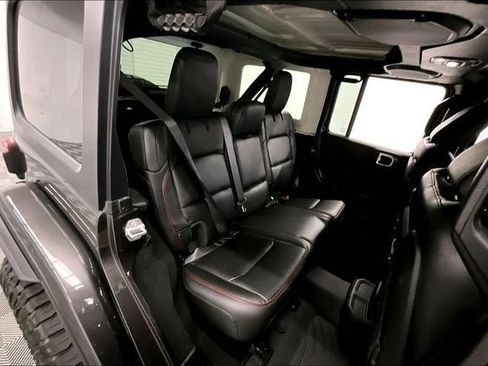 Used 2021 Jeep Wrangler Unlimited Rubicon w/ LED Lighting Group AWD/4WD image 24