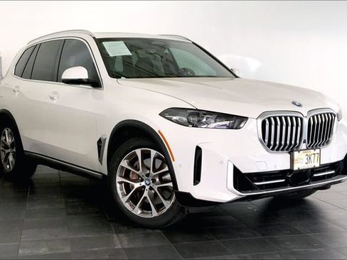 Used 2024 BMW X5 xDrive50e w/ Parking Assistance Package AWD/4WD image 2