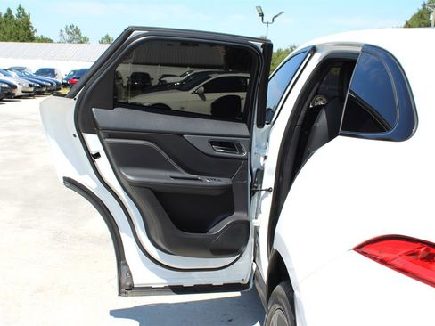 Used 2020 Jaguar F-PACE S image 33