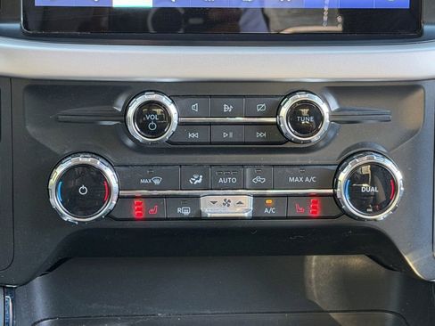 Used 2022 Ford F150 XLT w/ Equipment Group 302A High image 16