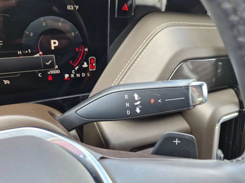 Used 2025 GMC Yukon Elevation w/ LPO, Elevation Black Package AWD/4WD image 15