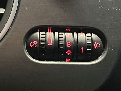 Used 2014 Volkswagen Beetle R-Line image 12