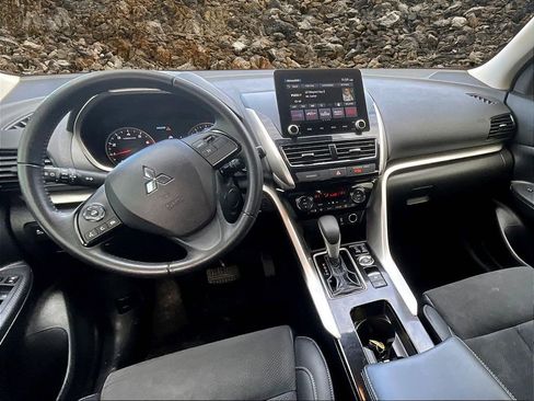 Used 2023 Mitsubishi Eclipse Cross SE image 14