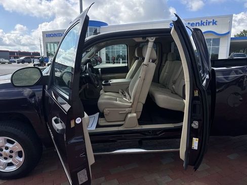Used 2009 Chevrolet Silverado 1500 LT w/ Power Pack Plus RWD image 24