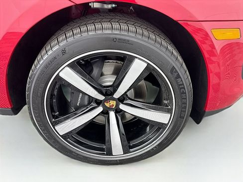 Used 2026 Porsche Macan AWD/4WD image 33