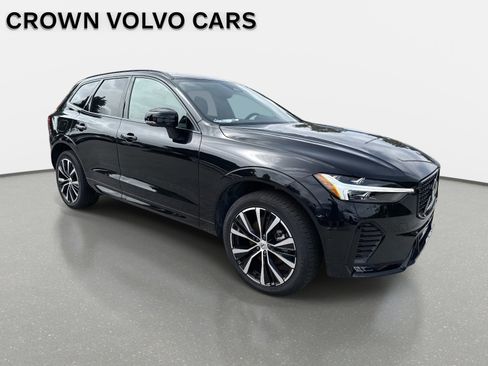 Certified 2025 Volvo XC60 B5 Plus image 2