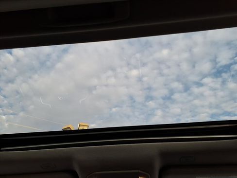 Certified 2024 Toyota Highlander Limited image 11