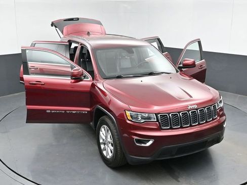 Used 2022 Jeep Grand Cherokee Laredo X image 35