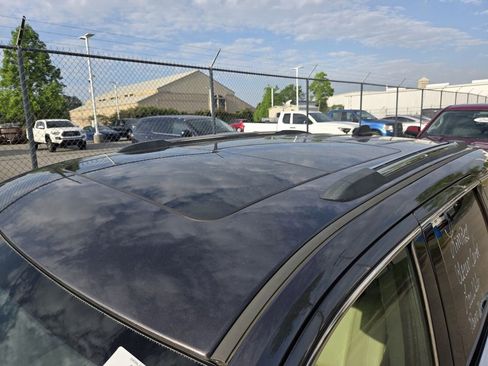 Used 2020 Jeep Grand Cherokee Limited w/ Luxury Group II image 3