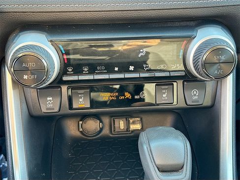 Used 2022 Toyota RAV4 XLE image 14