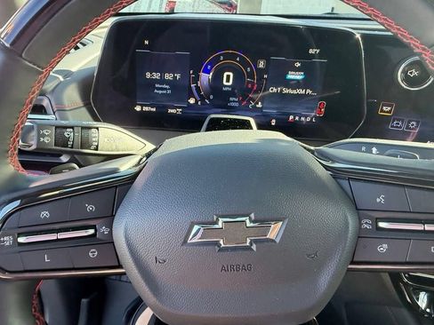 Used 2024 Chevrolet Traverse RS AWD/4WD image 15