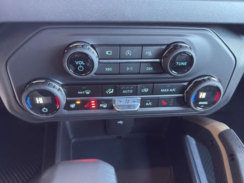 New 2025 Ford Bronco Badlands image 28