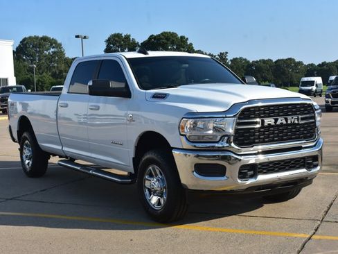 Used 2022 RAM 2500 Big Horn AWD/4WD image 3
