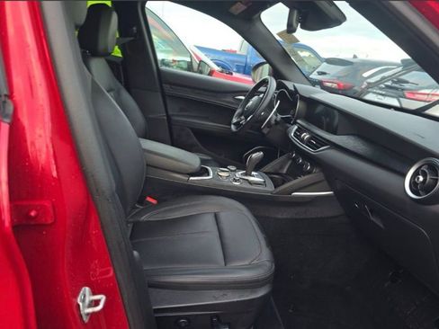 Used 2022 Alfa Romeo Stelvio Sprint image 11