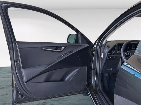 Used 2023 Kia Niro LX FWD image 11