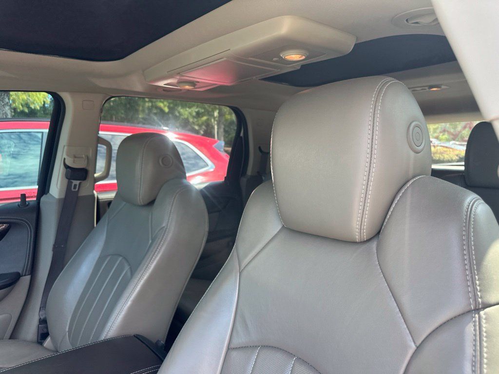 Used 2013 GMC Acadia Denali FWD image 3
