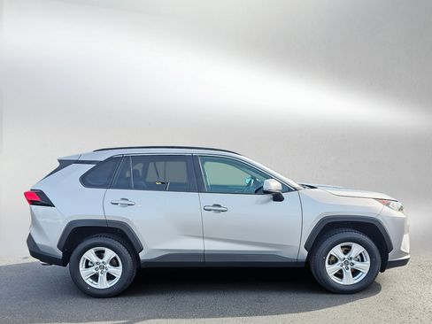 Used 2019 Toyota RAV4 XLE image 6