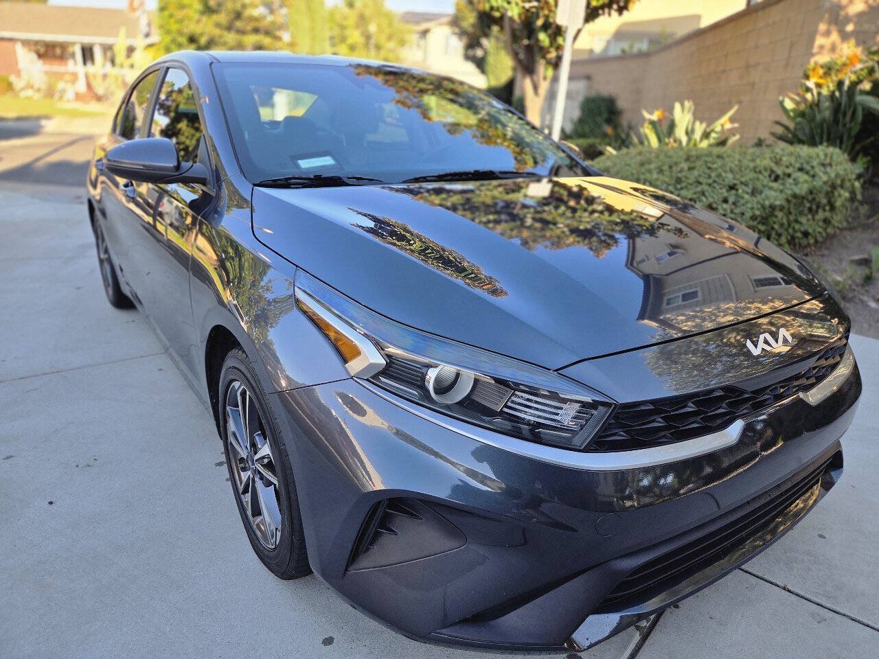Used 2022 Kia Forte LXS w/ LXS Technology Package FWD image 5