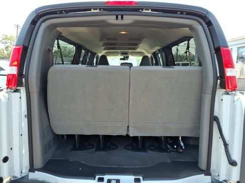 Used 2025 GMC Savana 3500 LT w/ LT Preferred Equipment Group RWD image 14
