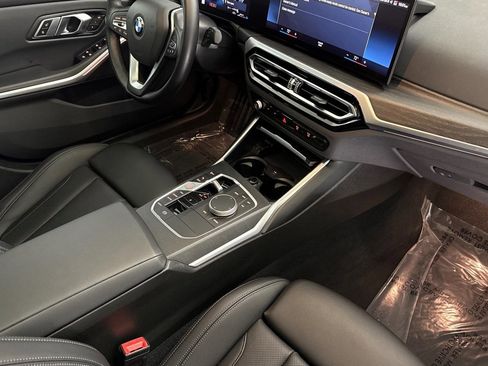 Used 2023 BMW 330i Sedan w/ Driving Assistance Package image 33