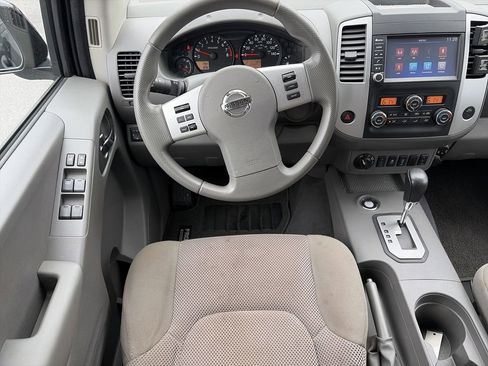 Used 2020 Nissan Frontier SV w/ Midnight Edition Floor Mats AWD/4WD image 15