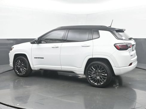 Used 2022 Jeep Compass High Altitude AWD/4WD image 3