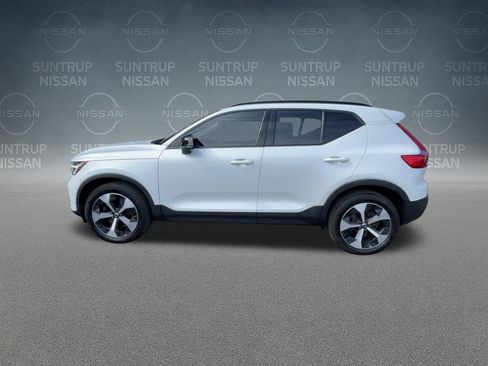 Used 2023 Volvo XC40 B5 Plus w/ Protection Package Premier image 38