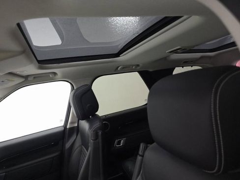 Used 2024 Land Rover Discovery S image 7