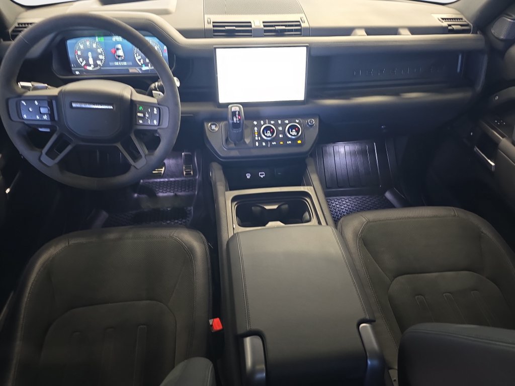Used 2022 Land Rover Defender 110 V8 AWD/4WD image 10