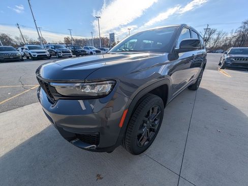 New 2025 Jeep Grand Cherokee L Limited image 8