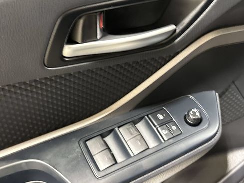 Used 2020 Toyota C-HR LE FWD image 20