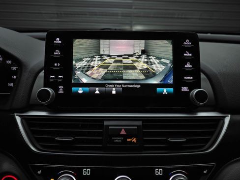 Used 2020 Honda Accord EX image 29
