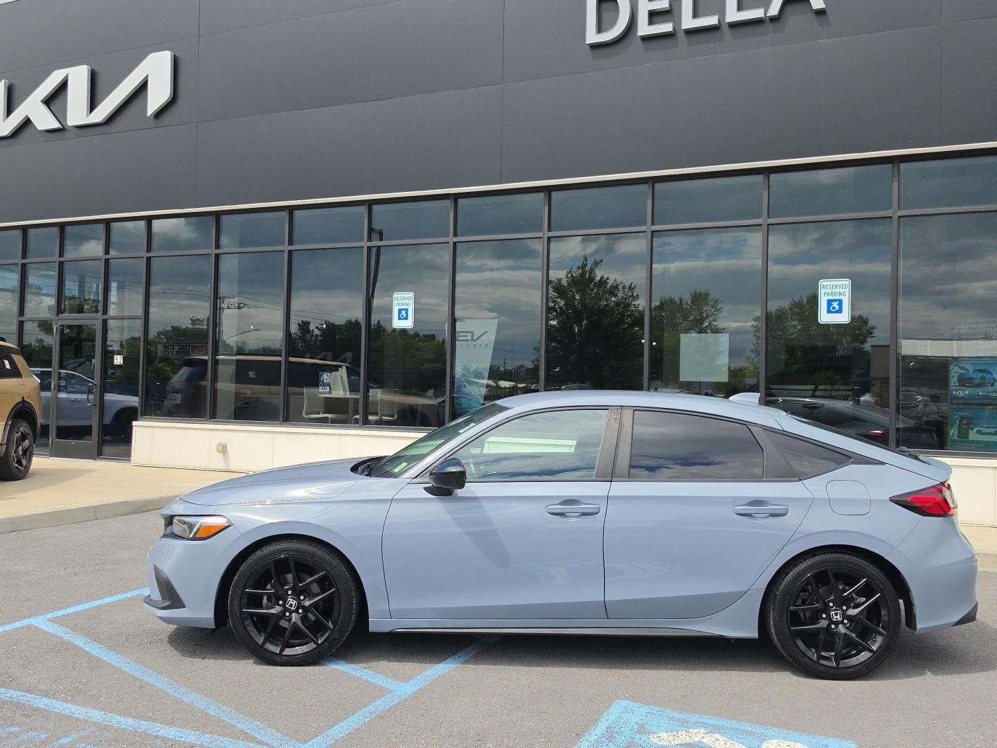 Used 2024 Honda Civic Sport image 2